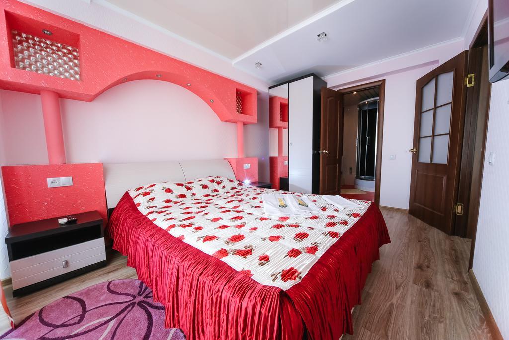Sary Arka Hotel Павлодар Екстериор снимка