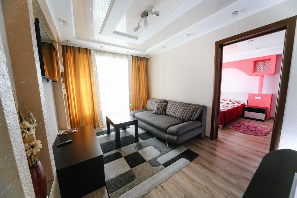Sary Arka Hotel Павлодар Екстериор снимка