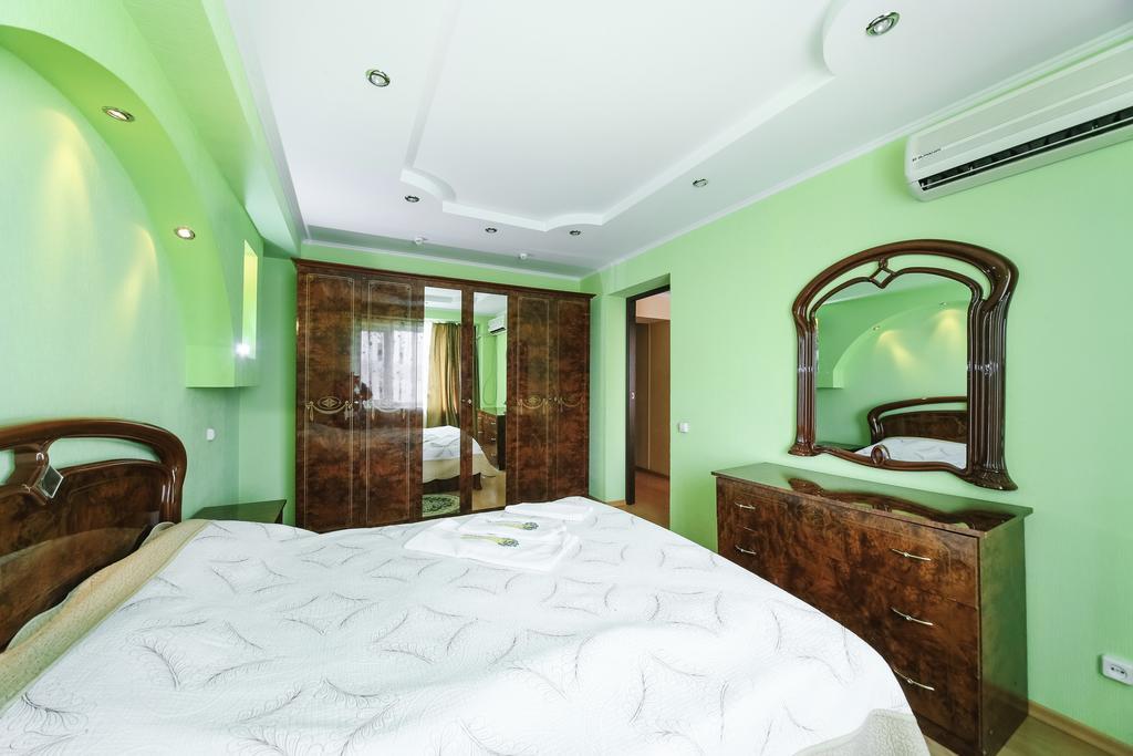 Sary Arka Hotel Павлодар Екстериор снимка