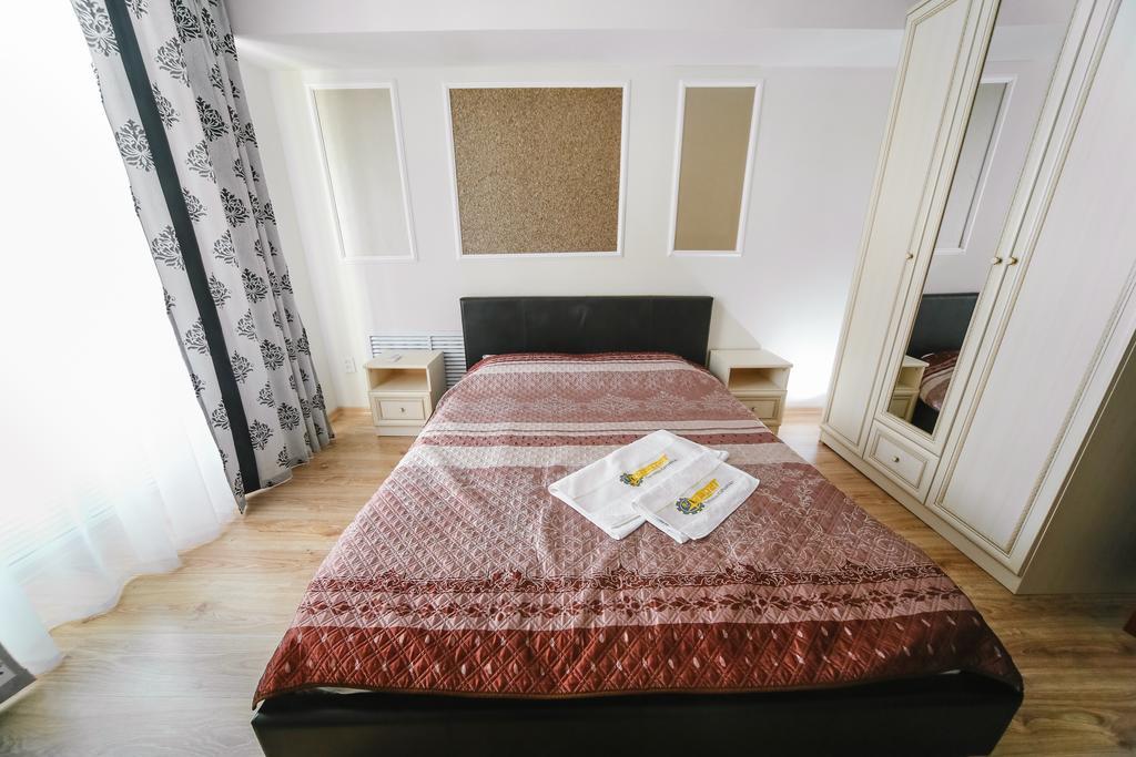 Sary Arka Hotel Павлодар Екстериор снимка