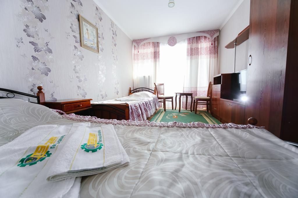 Sary Arka Hotel Павлодар Екстериор снимка