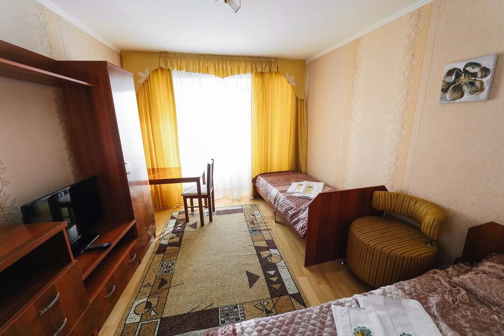 Sary Arka Hotel Павлодар Екстериор снимка