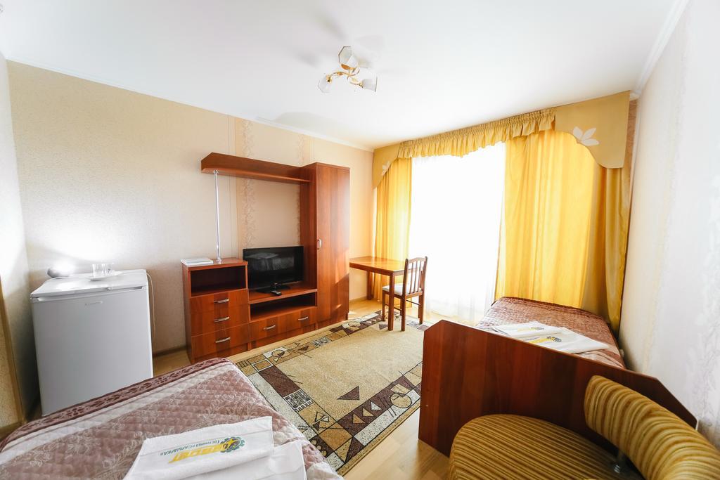 Sary Arka Hotel Павлодар Екстериор снимка