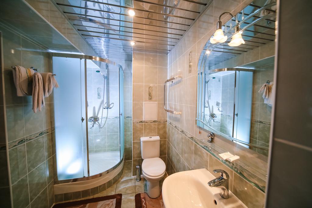 Sary Arka Hotel Павлодар Екстериор снимка