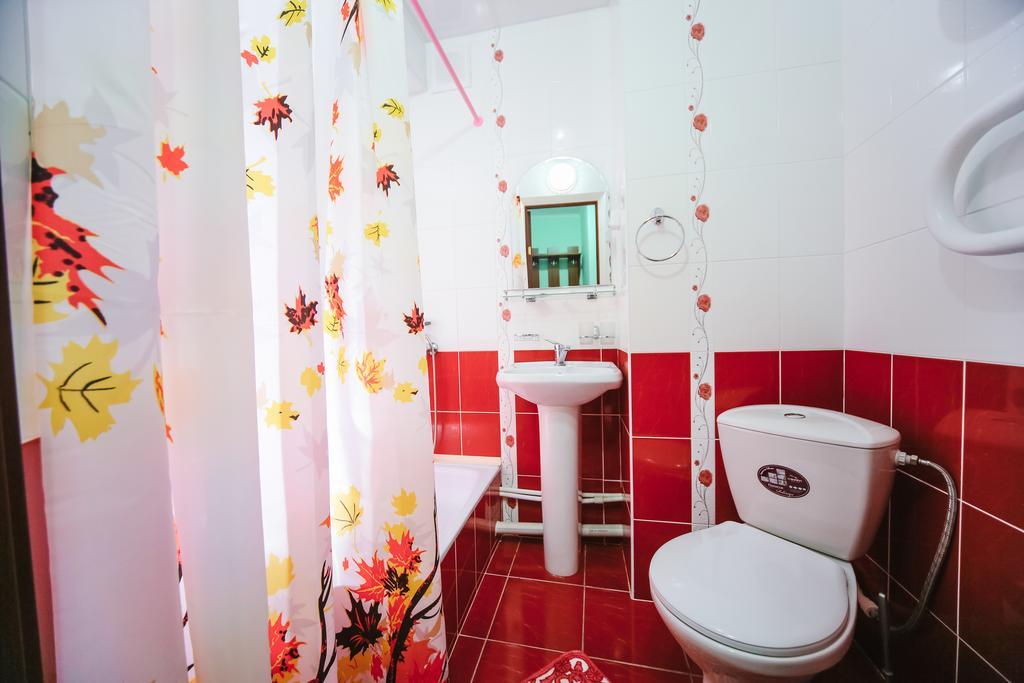 Sary Arka Hotel Павлодар Екстериор снимка