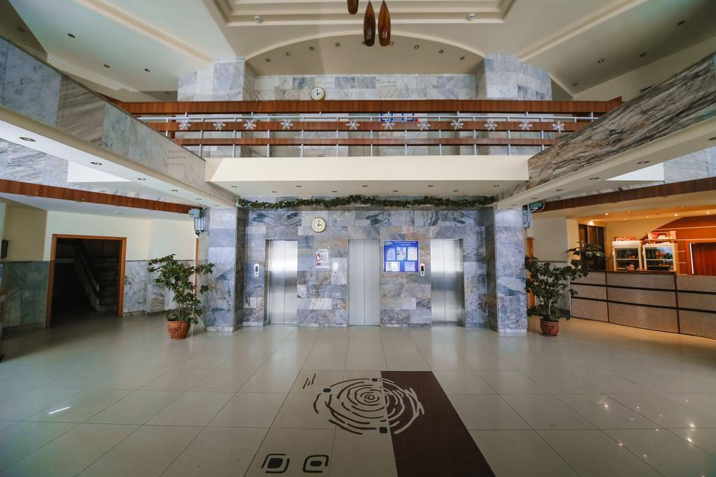 Sary Arka Hotel Павлодар Екстериор снимка