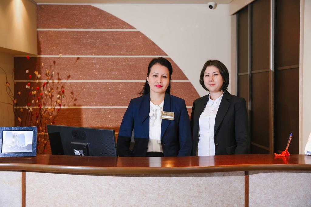 Sary Arka Hotel Павлодар Екстериор снимка