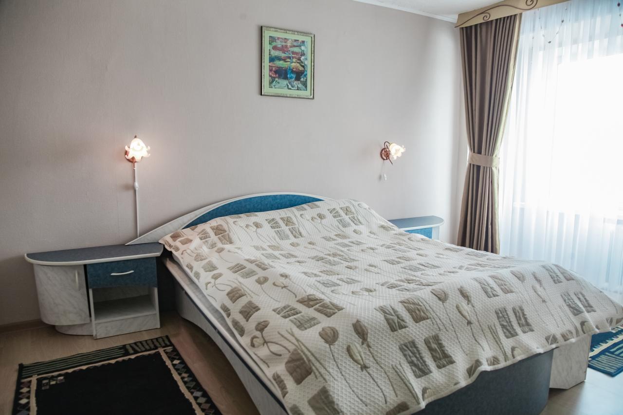 Sary Arka Hotel Павлодар Екстериор снимка